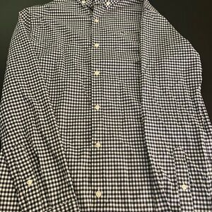 Vineyard Vines Boys Performance Long sleeve button down.  Boys Large 16